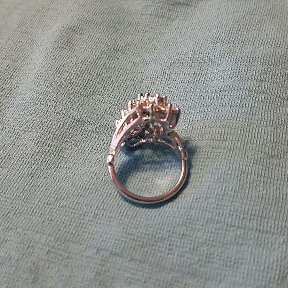 Beautiful Ring - image 3